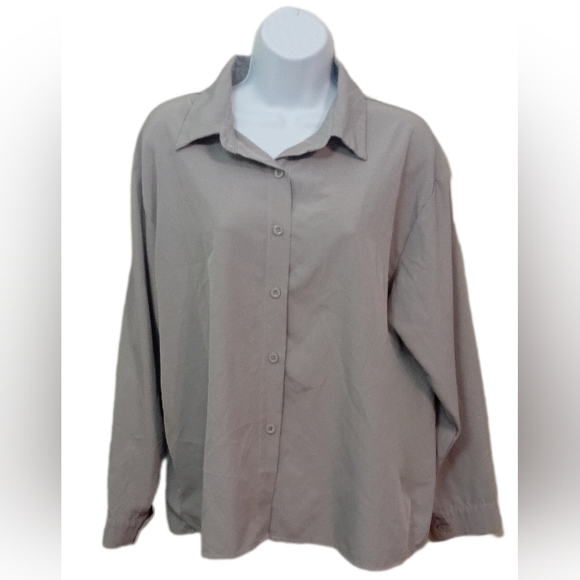SHEIN Tops - SHEIN Light Gray Collared Shirt
